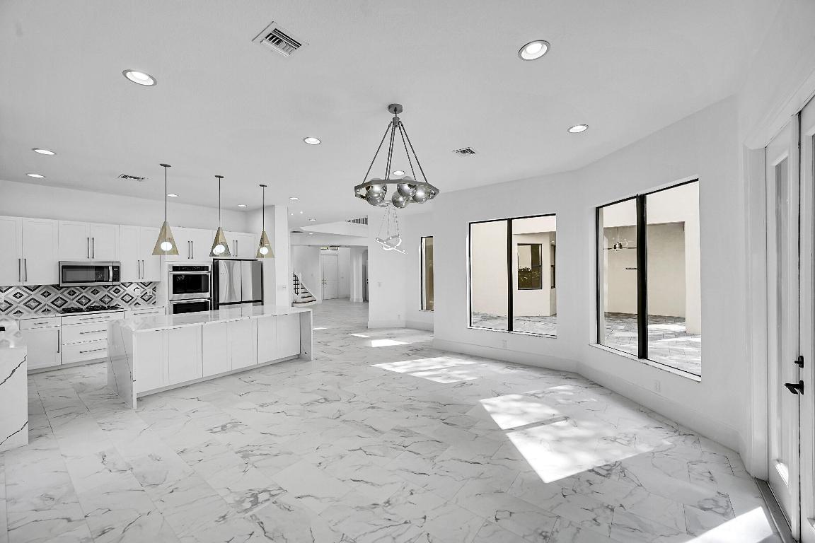 VERSAILLES - Residential