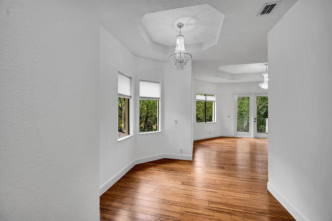 VERSAILLES - Residential