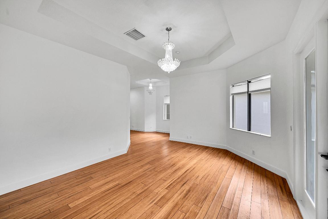 VERSAILLES - Residential