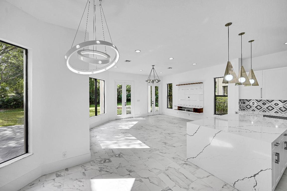 VERSAILLES - Residential