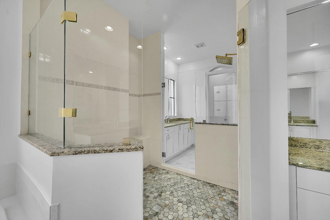 VERSAILLES - Residential