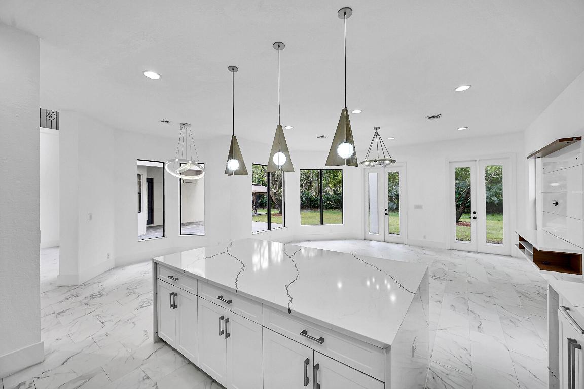 VERSAILLES - Residential