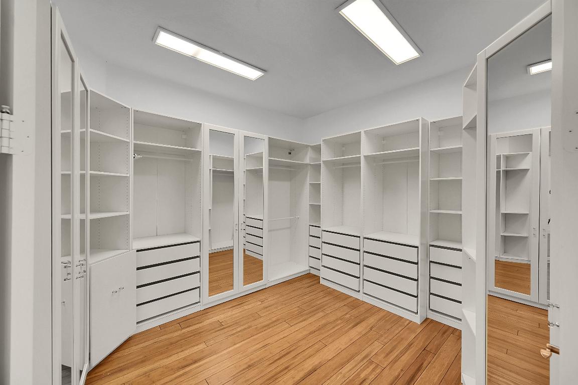 VERSAILLES - Residential