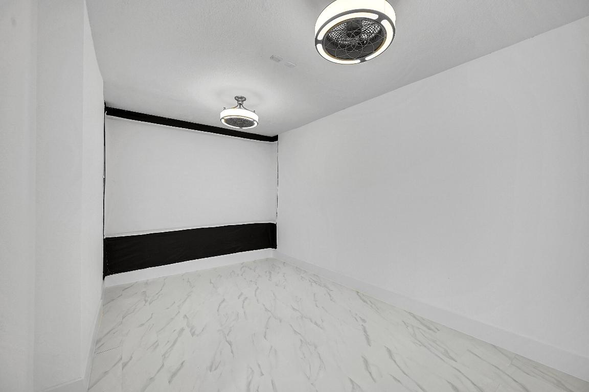 VERSAILLES - Residential