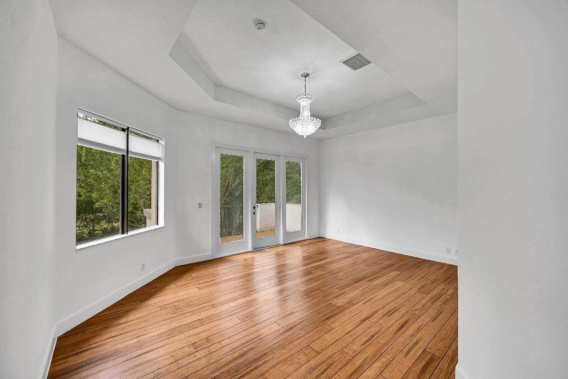 VERSAILLES - Residential