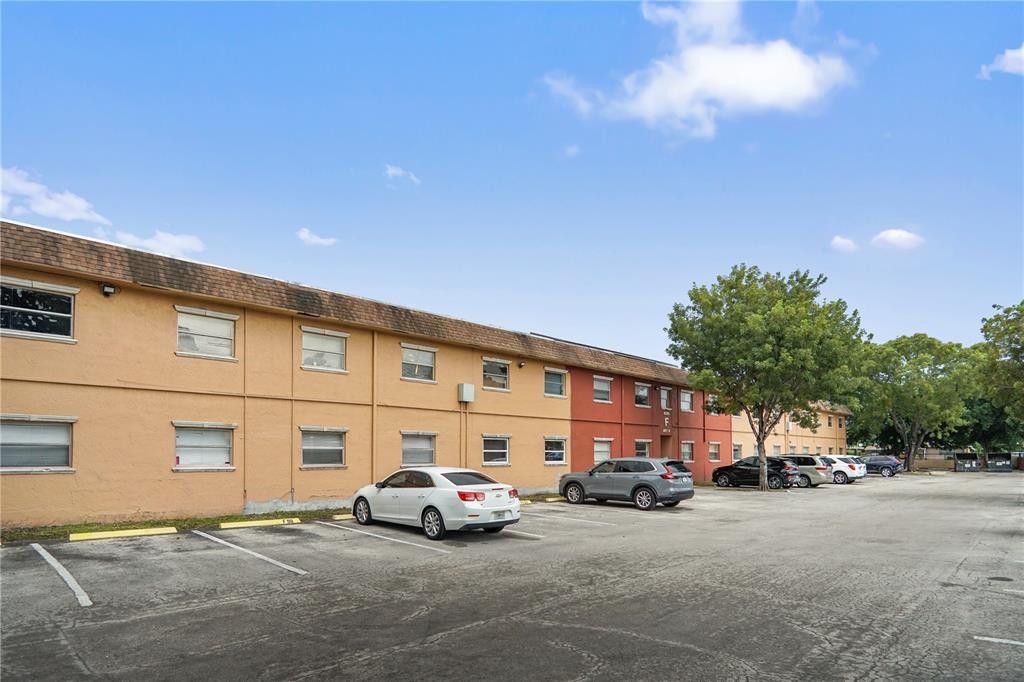 Photo of 101 NE 41st Street #F101, Oakland Park, FL 33334 (MLS # F10556376)