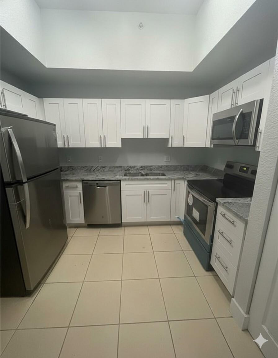 2801 Riverside Drive 204