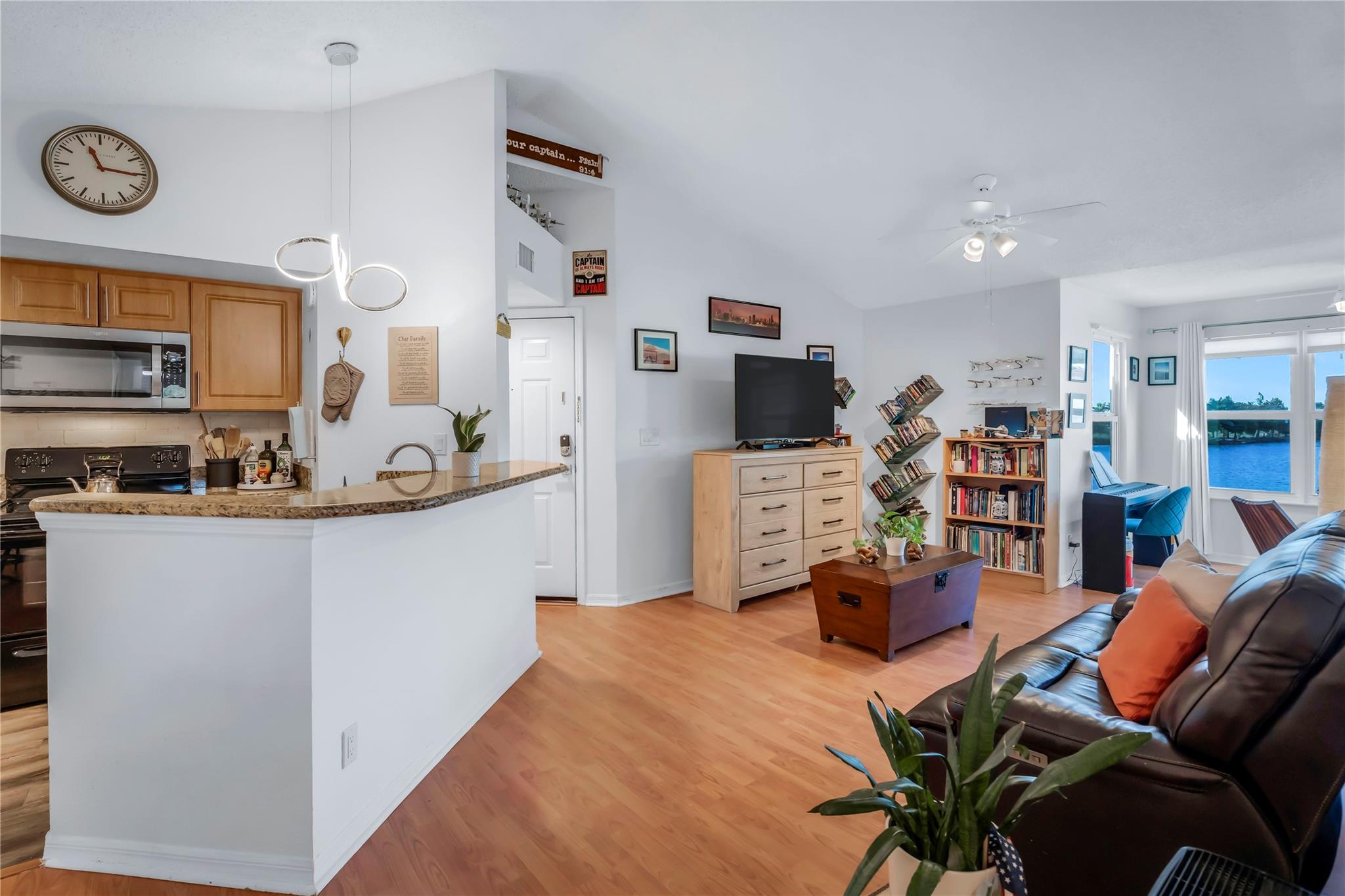 View photos, virtual tours, details... 731 Vista Isles Dr 1527
