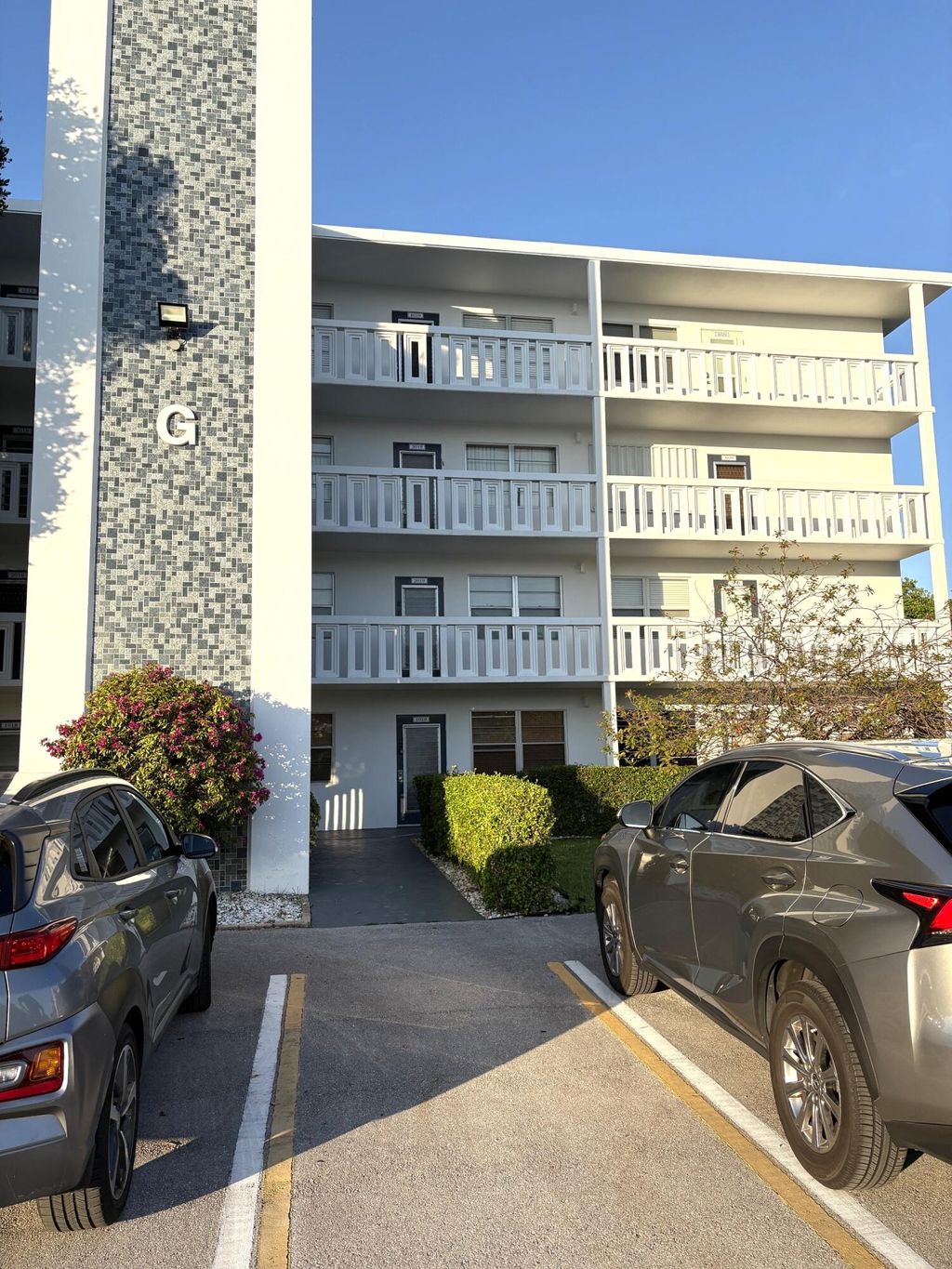 Photo of 1019 Newport, Deerfield Beach, FL 33442 (MLS # B26027625)