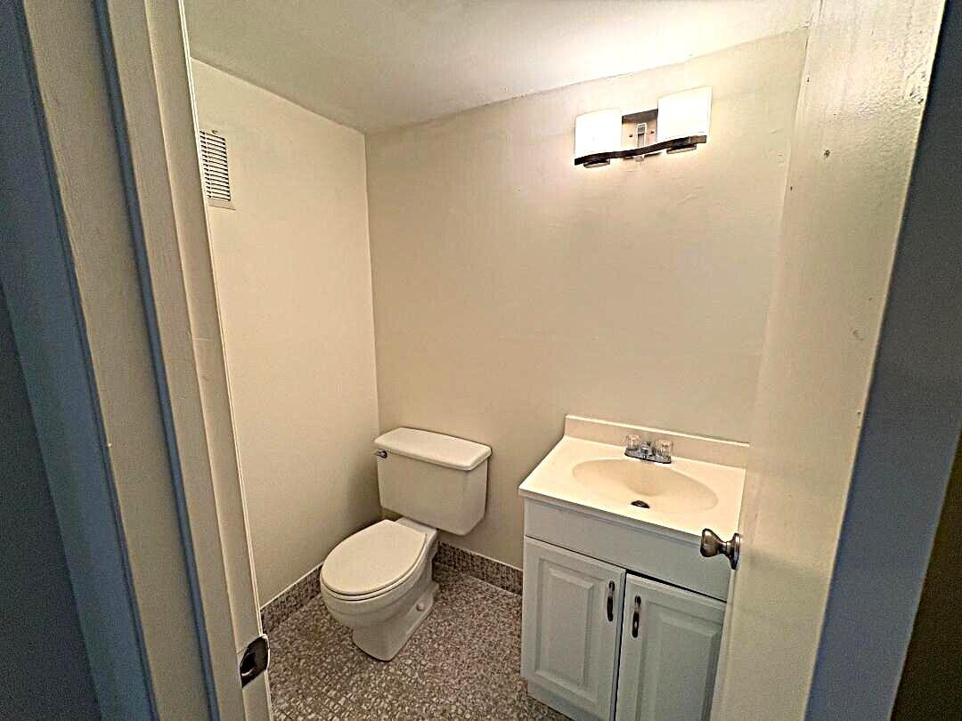 NEWPORT G CONDO - Residential