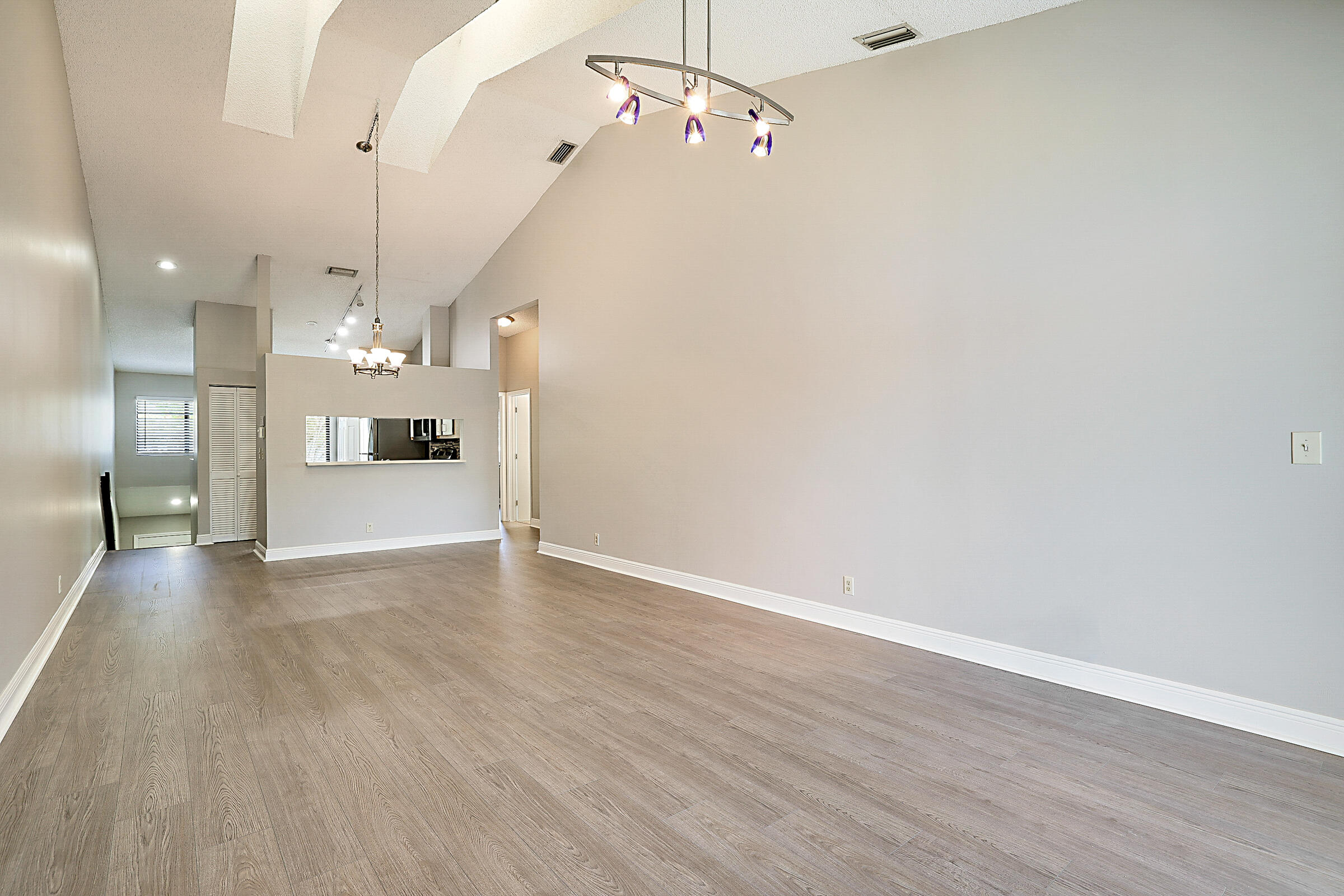 HARBOUR POINTE AT RIVER BRIDGE CONDO - Residential Lease