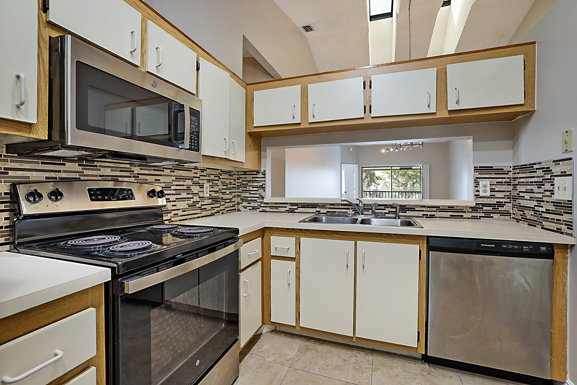 HARBOUR POINTE AT RIVER BRIDGE CONDO - Residential Lease