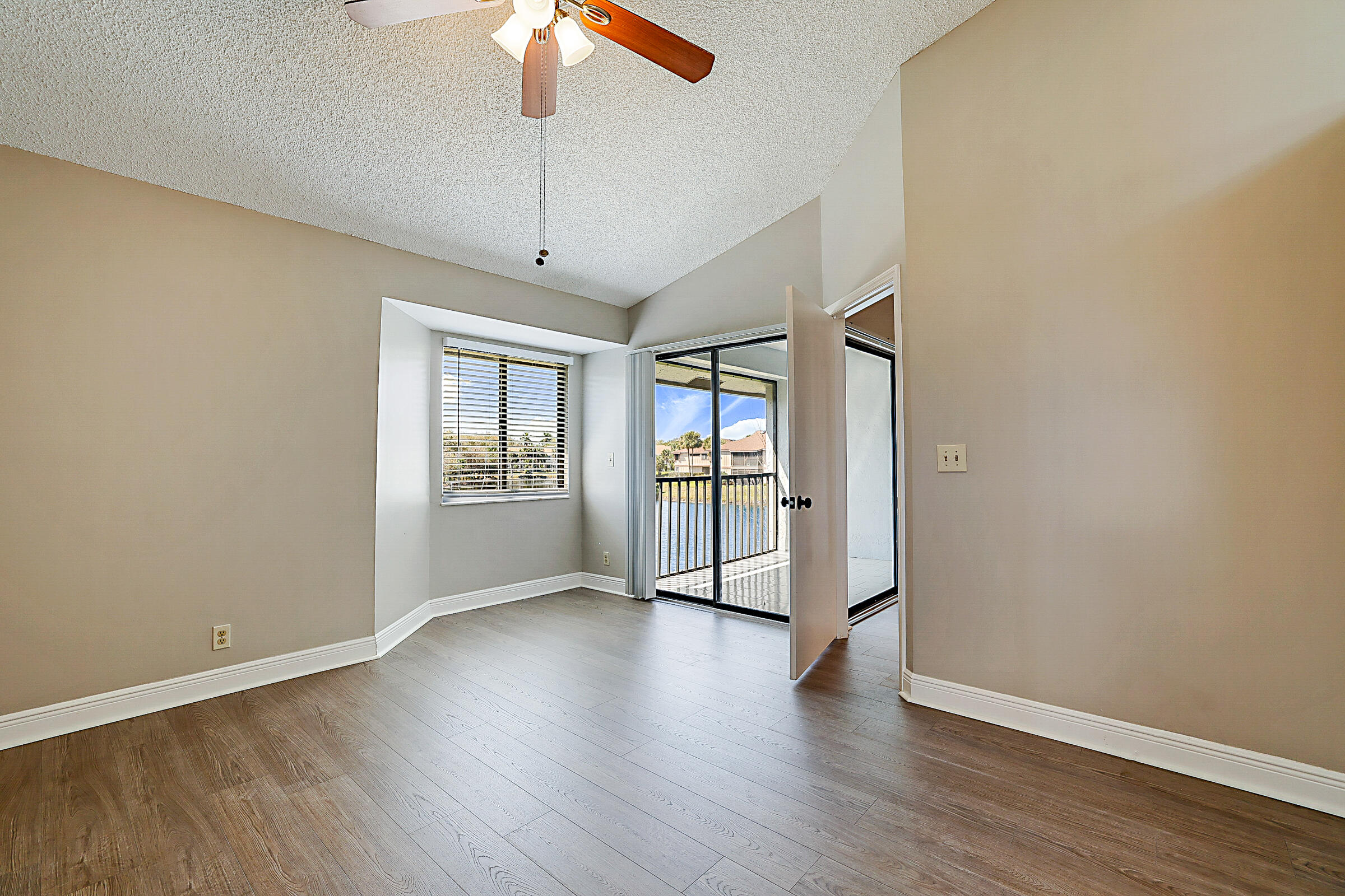 HARBOUR POINTE AT RIVER BRIDGE CONDO - Residential Lease