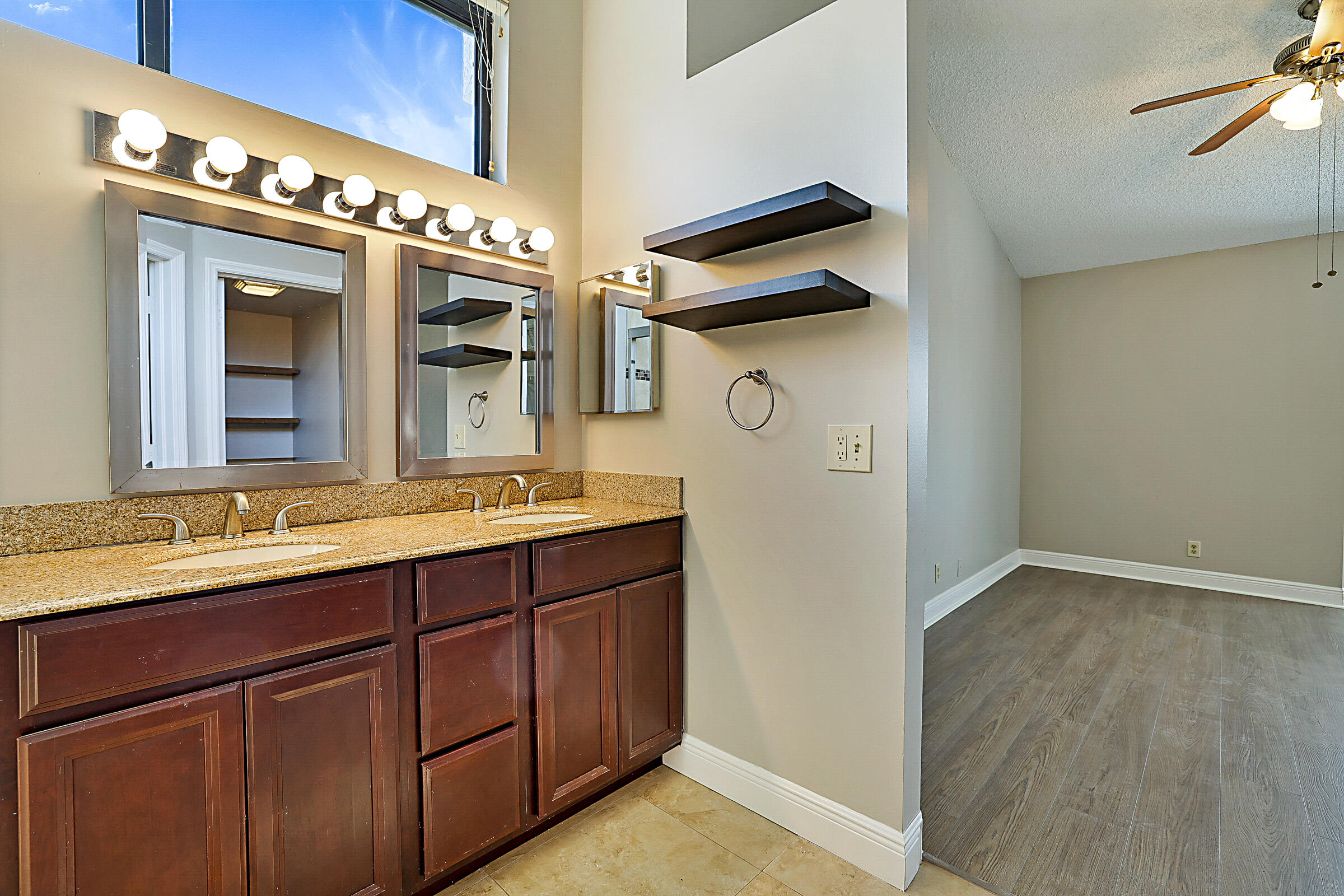 HARBOUR POINTE AT RIVER BRIDGE CONDO - Residential Lease