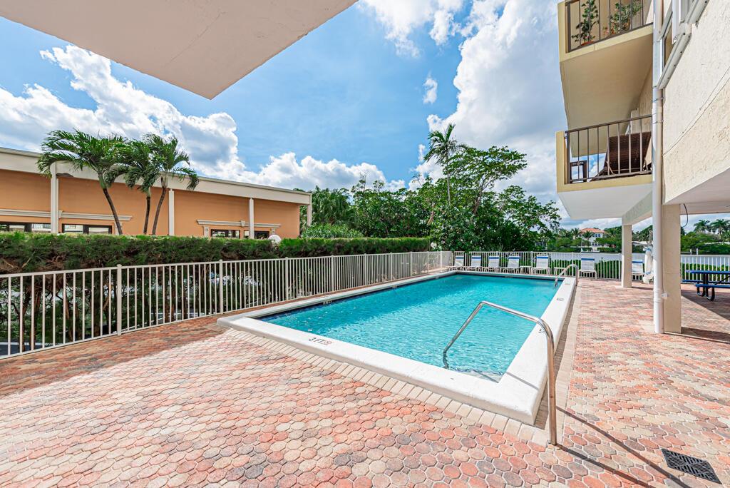 HORIZON WEST CONDO - Residential