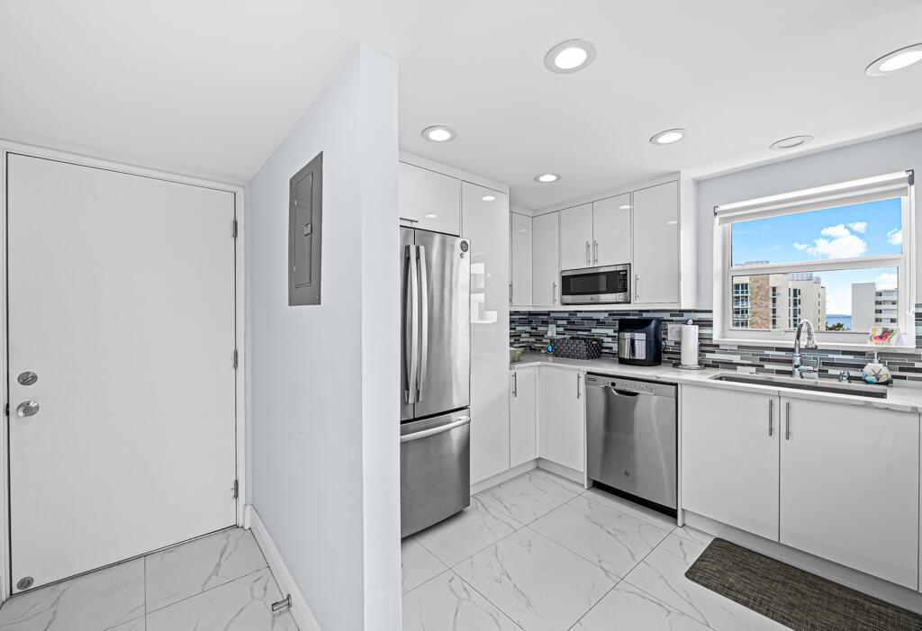 3581 S Ocean Boulevard 7a