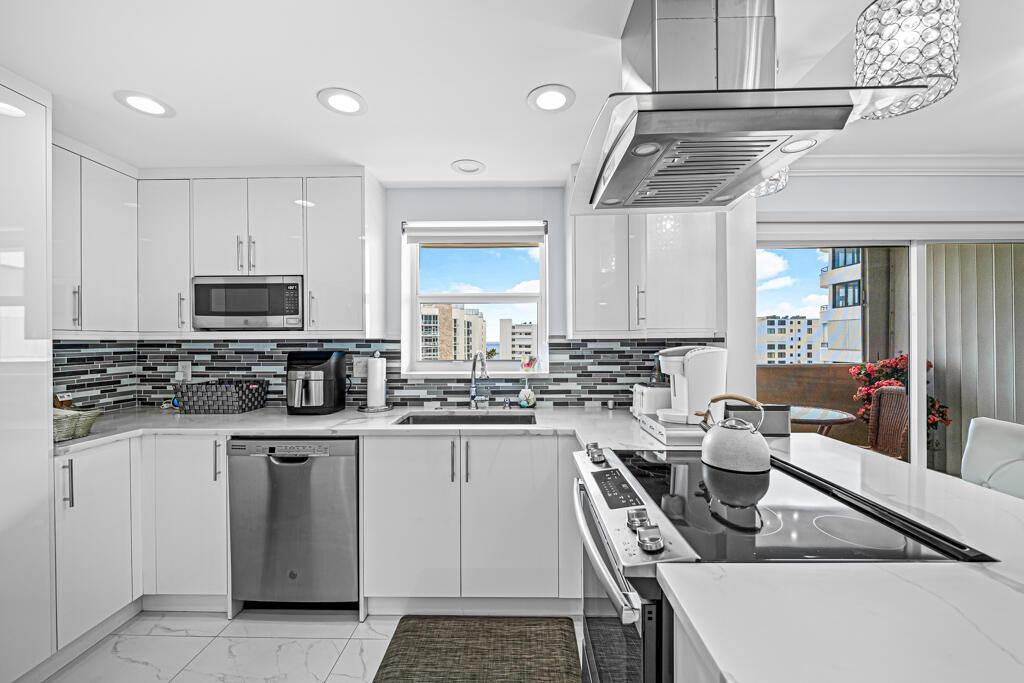 3581 S Ocean Boulevard 7a