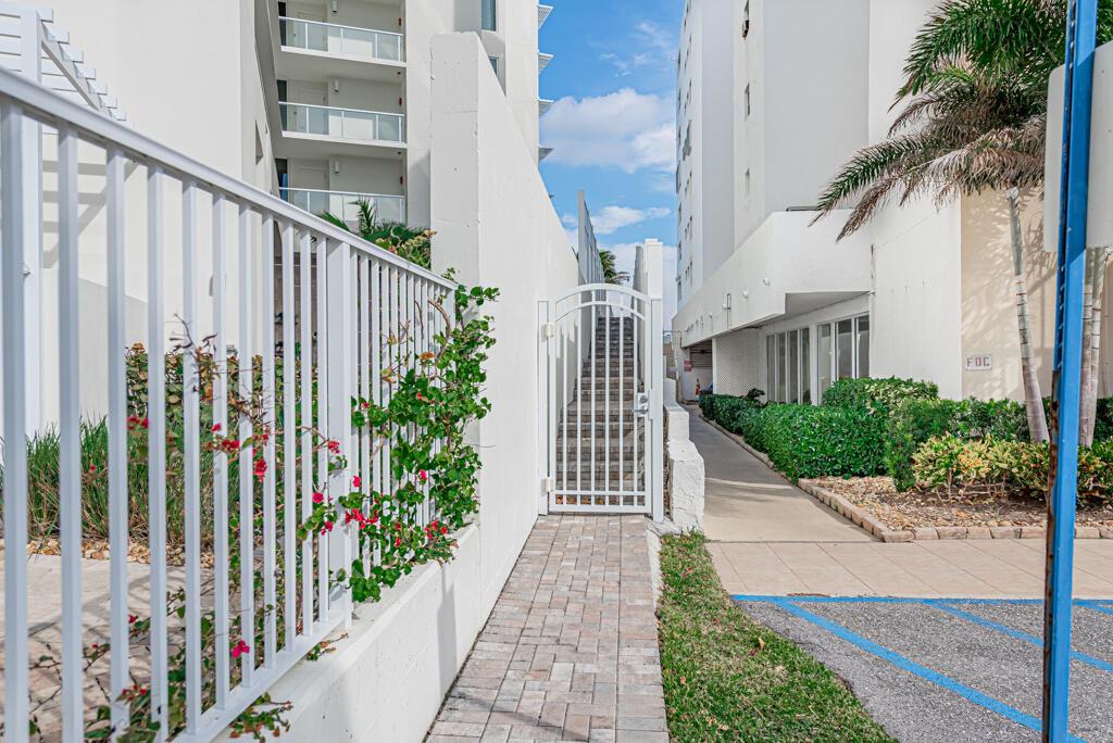 HORIZON WEST CONDO - Residential