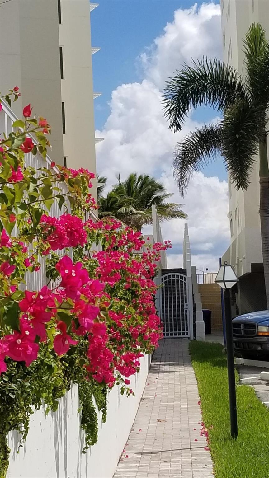 HORIZON WEST CONDO - Residential