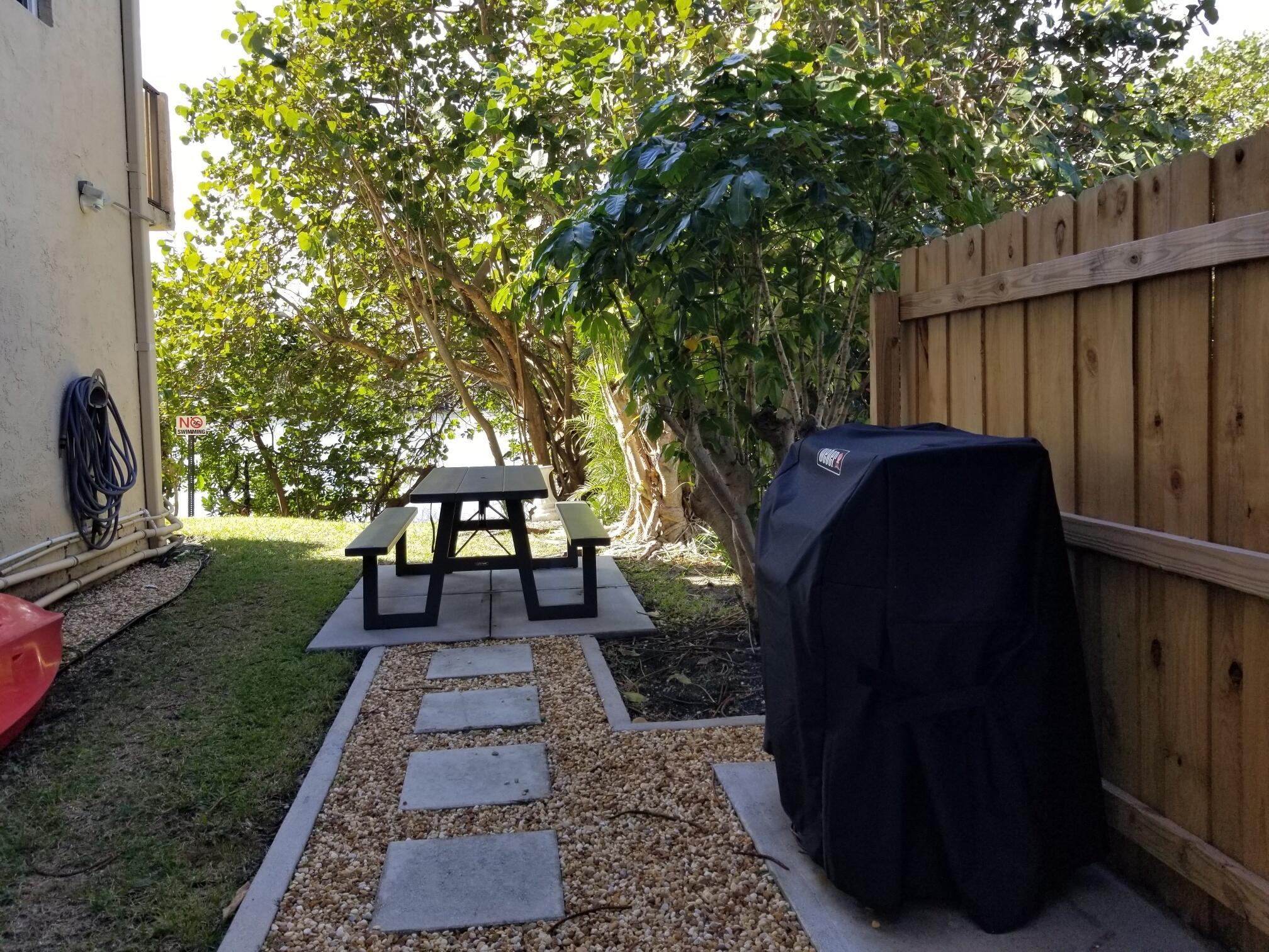 HORIZON WEST CONDO - Residential