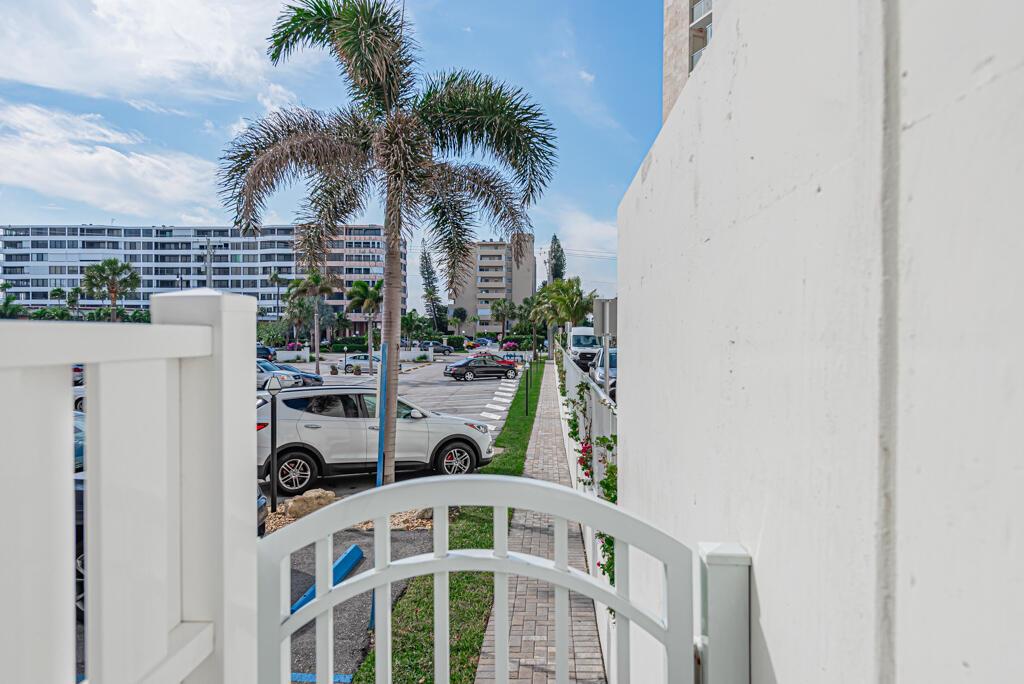 HORIZON WEST CONDO - Residential