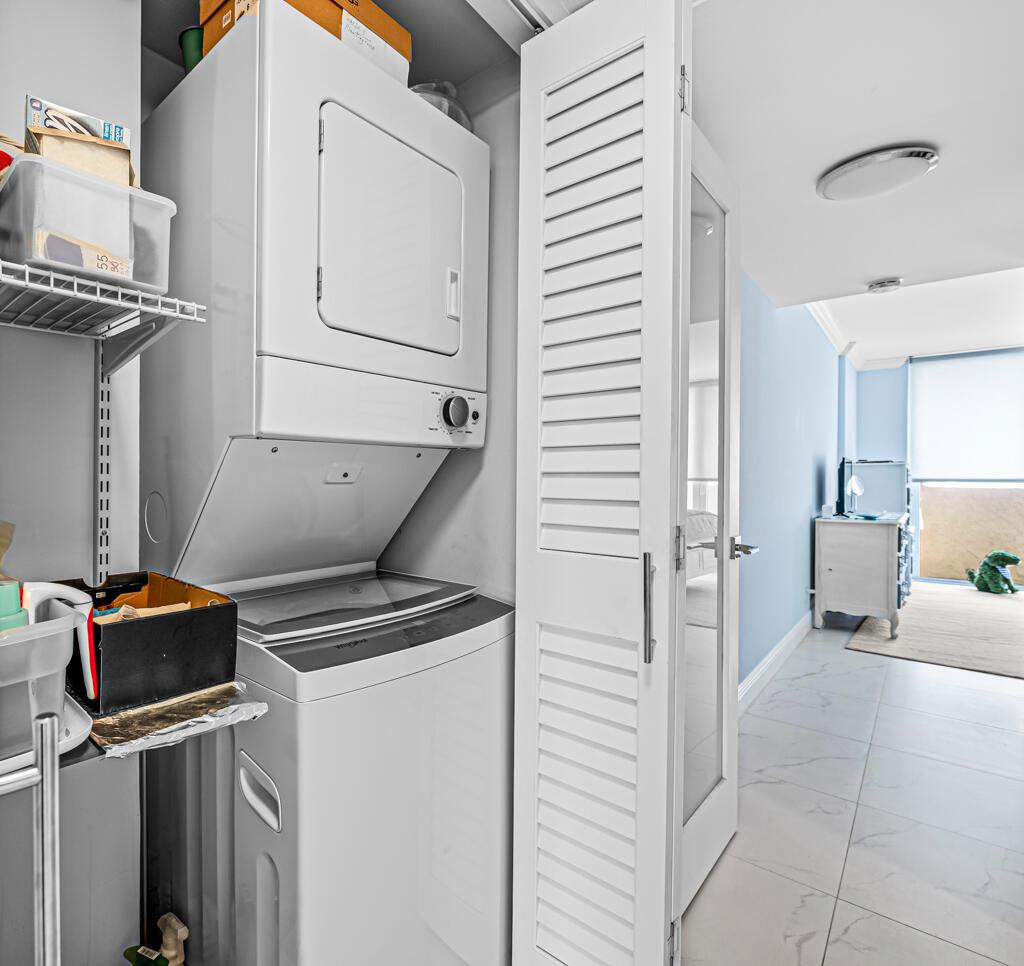 HORIZON WEST CONDO - Residential