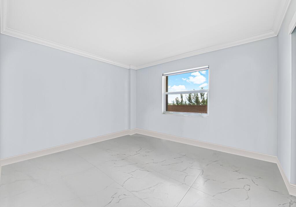 HORIZON WEST CONDO - Residential