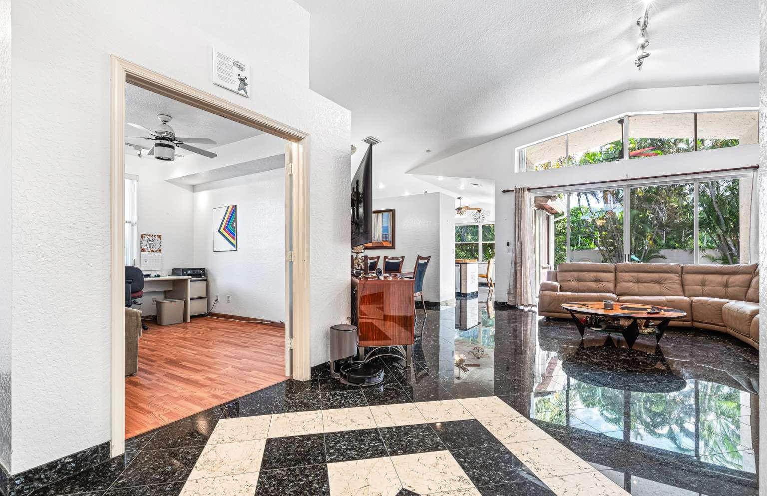 Oakland Lakes 111-7 B - Residential