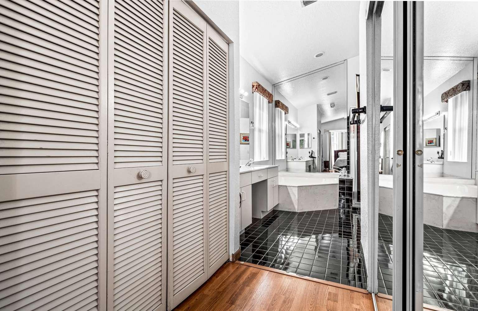 Oakland Lakes 111-7 B - Residential