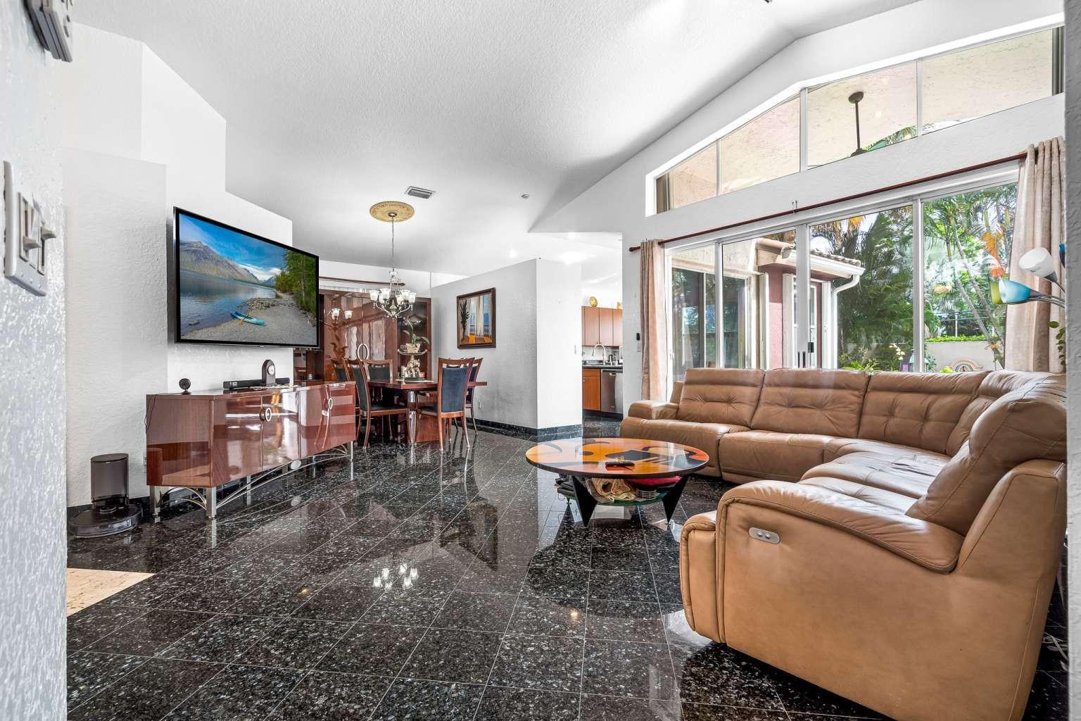 Oakland Lakes 111-7 B - Residential