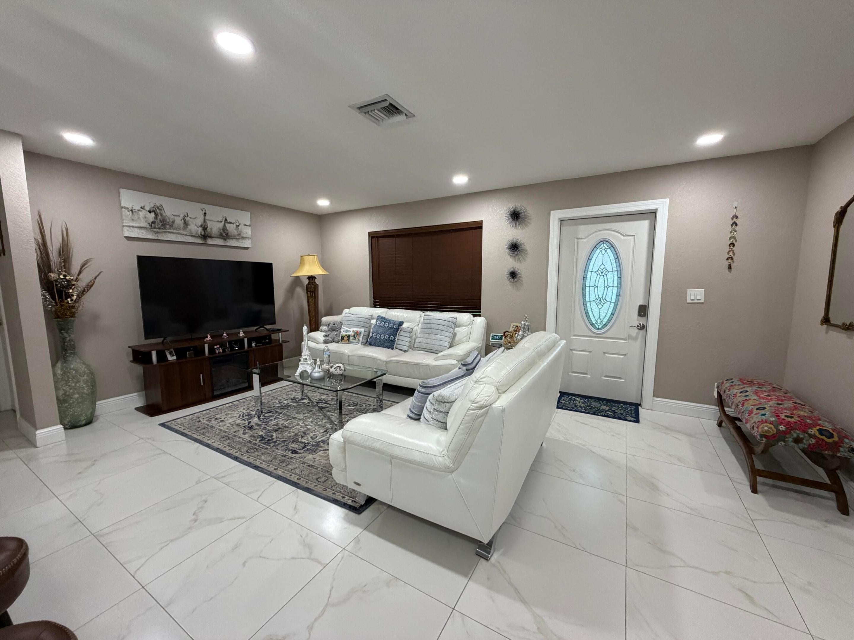 4307 CYPRESS Lane
