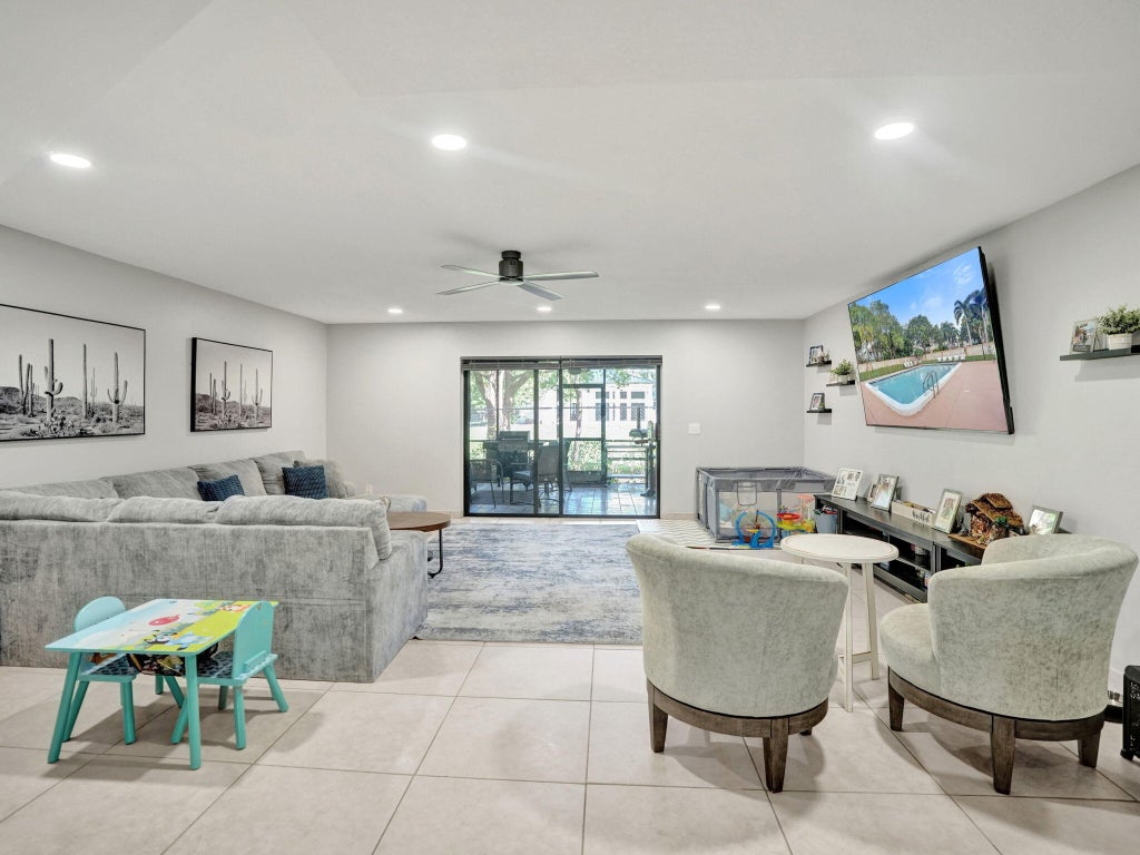 Photo of 11575 NW 2ND ST, Plantation, FL 33325 (MLS # B26087547)