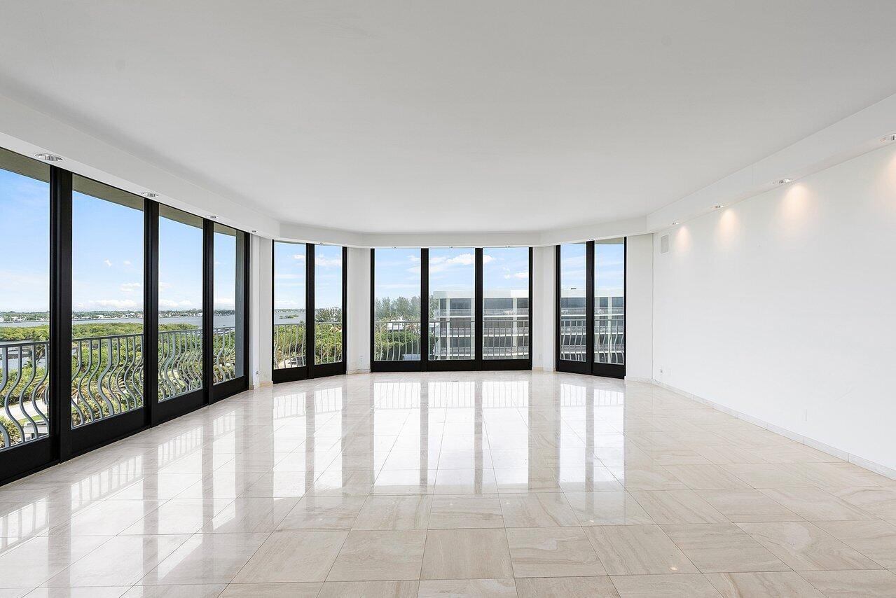 TWO THOUSAND CONDO - Residential