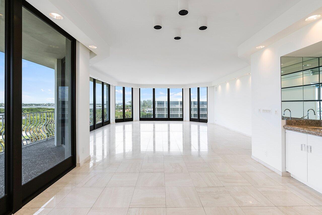 TWO THOUSAND CONDO - Residential