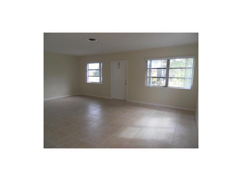 LIGHTHOUSE POINT 2/1 - Residential Lease