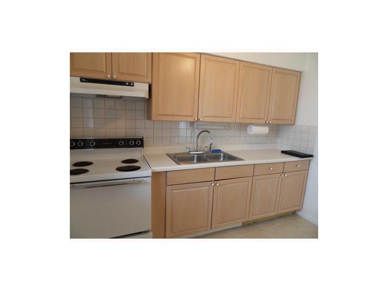 LIGHTHOUSE POINT 2/1 - Residential Lease