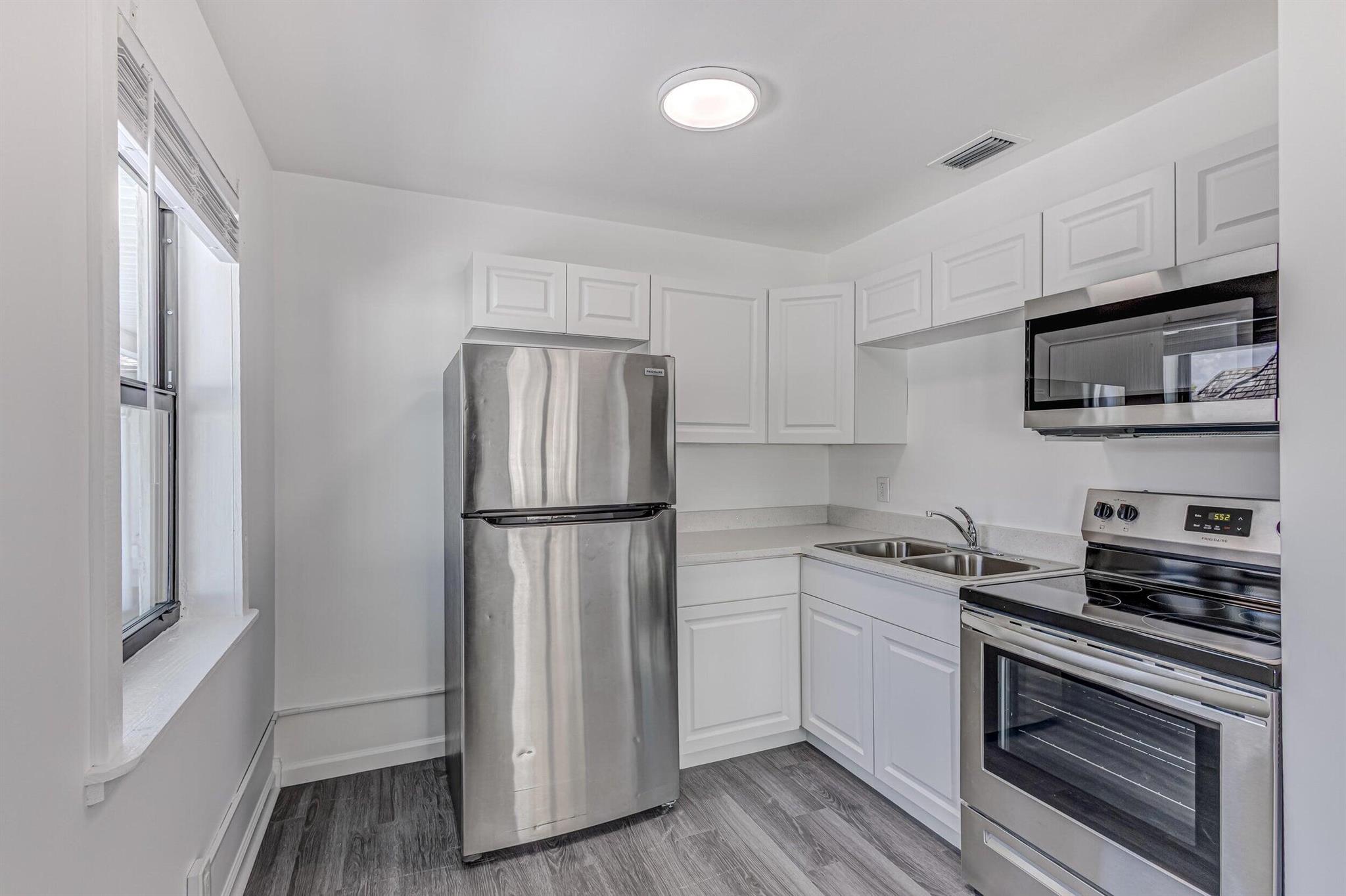 PALM BEACH SHORES - Residential Lease