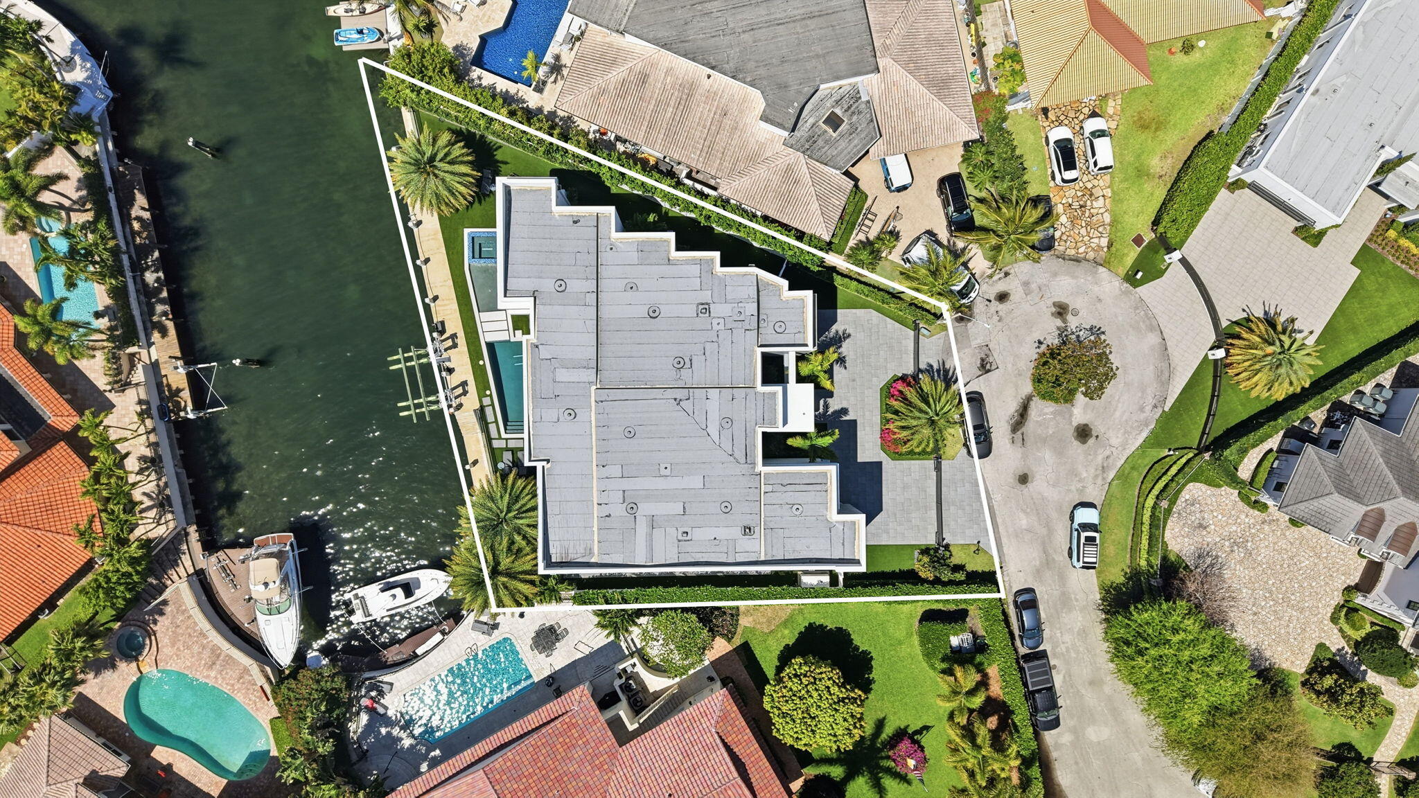 SUN AND SURF CLUB COMMUNITY - Residential