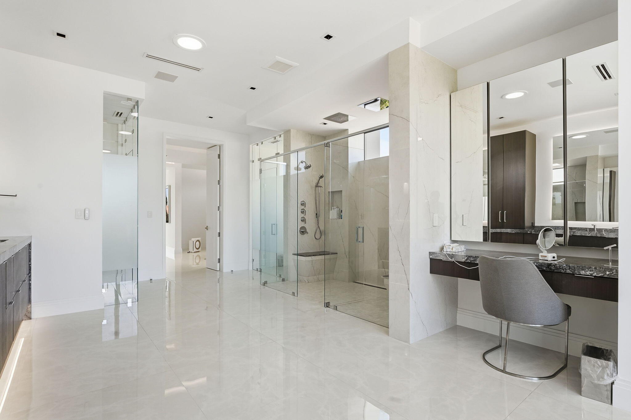 SUN AND SURF CLUB COMMUNITY - Residential