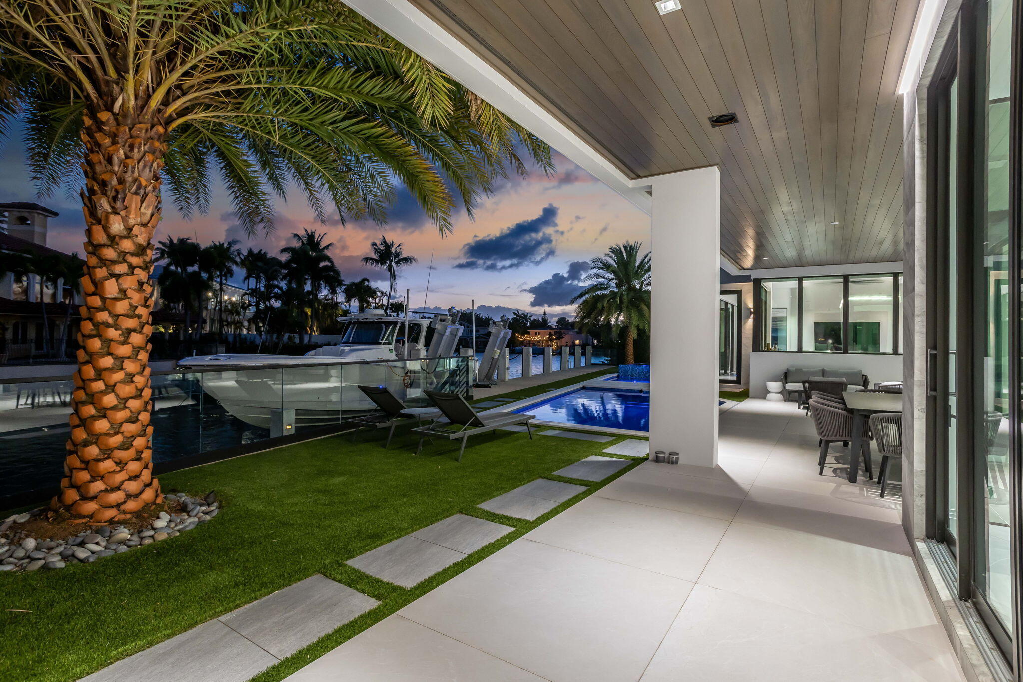 SUN AND SURF CLUB COMMUNITY - Residential