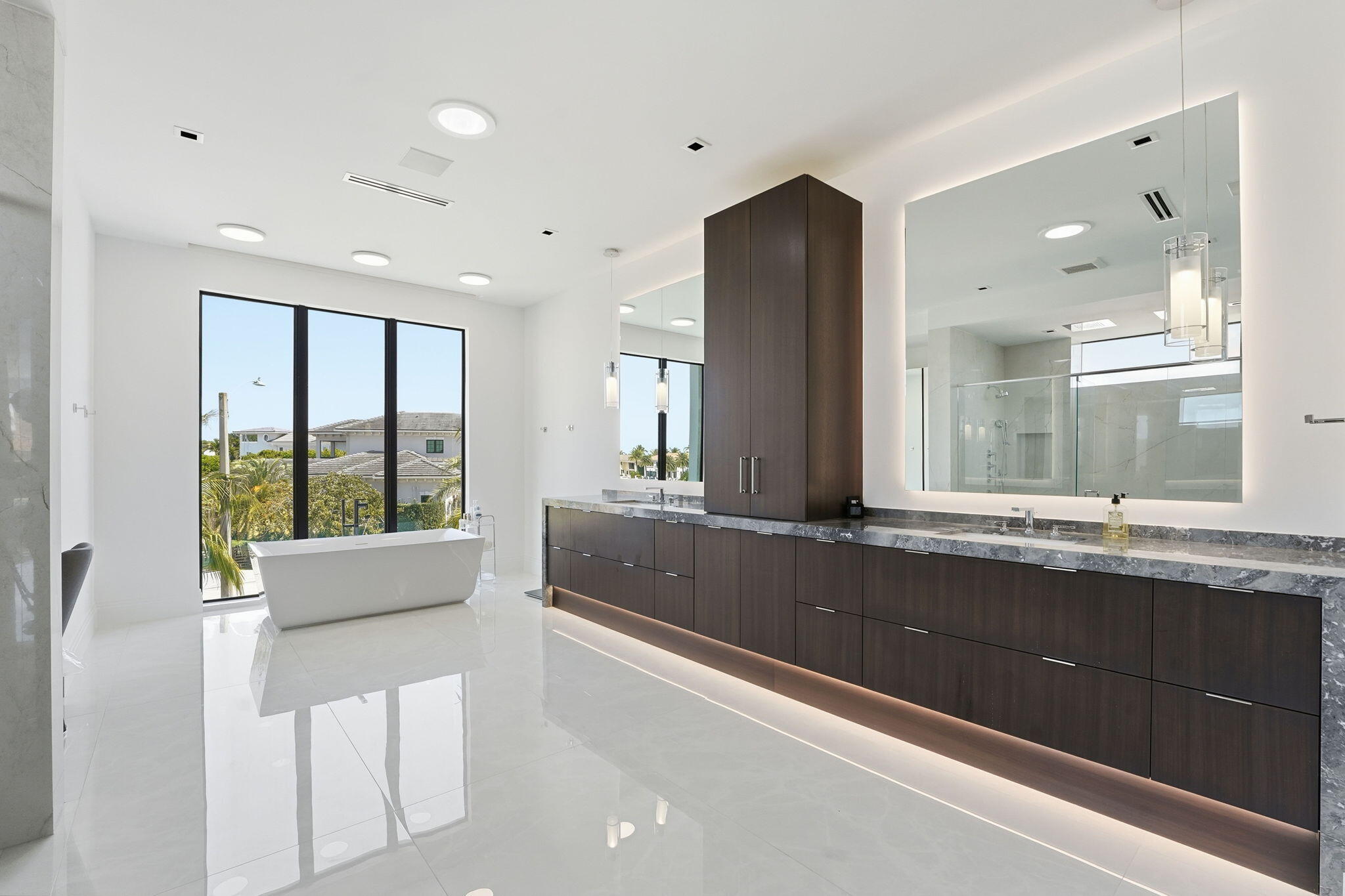 SUN AND SURF CLUB COMMUNITY - Residential