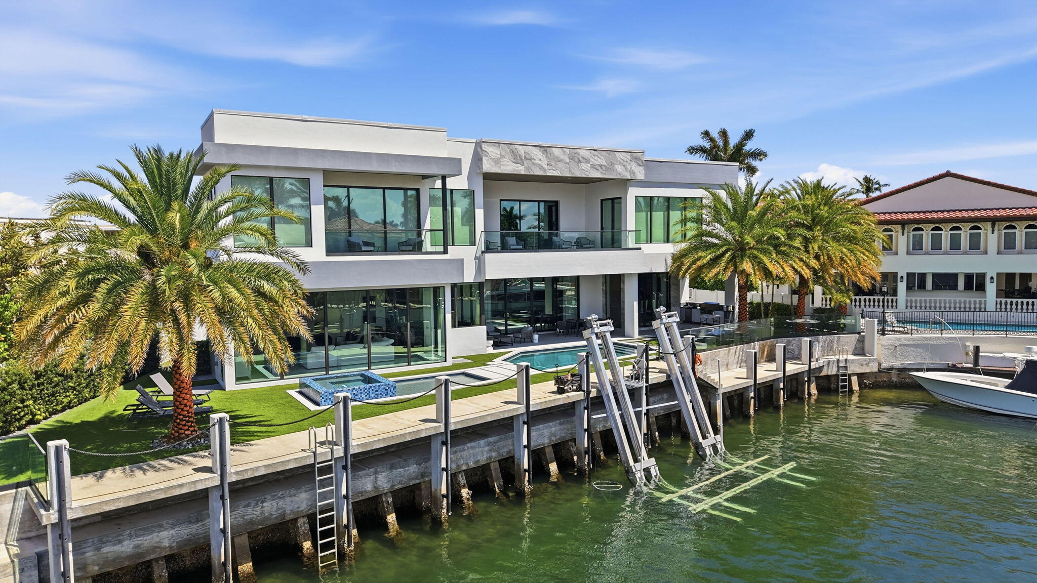 SUN AND SURF CLUB COMMUNITY - Residential