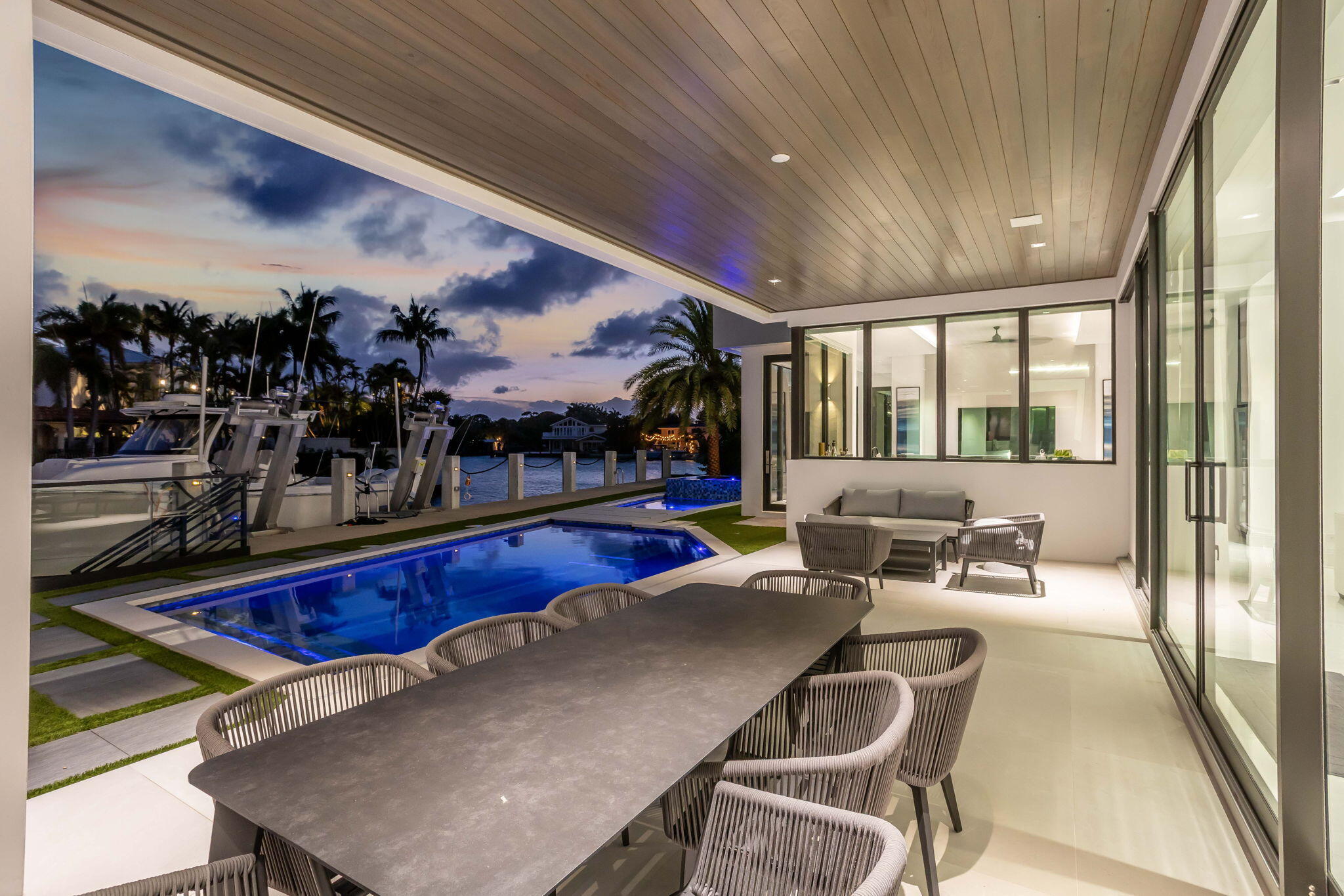 SUN AND SURF CLUB COMMUNITY - Residential