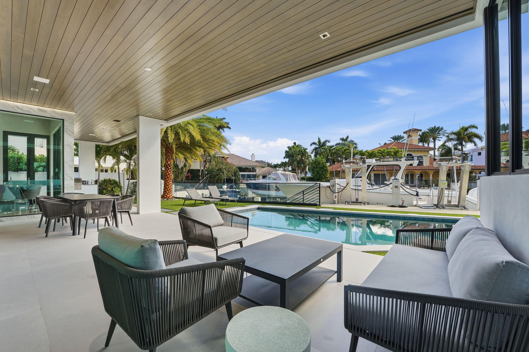 SUN AND SURF CLUB COMMUNITY - Residential