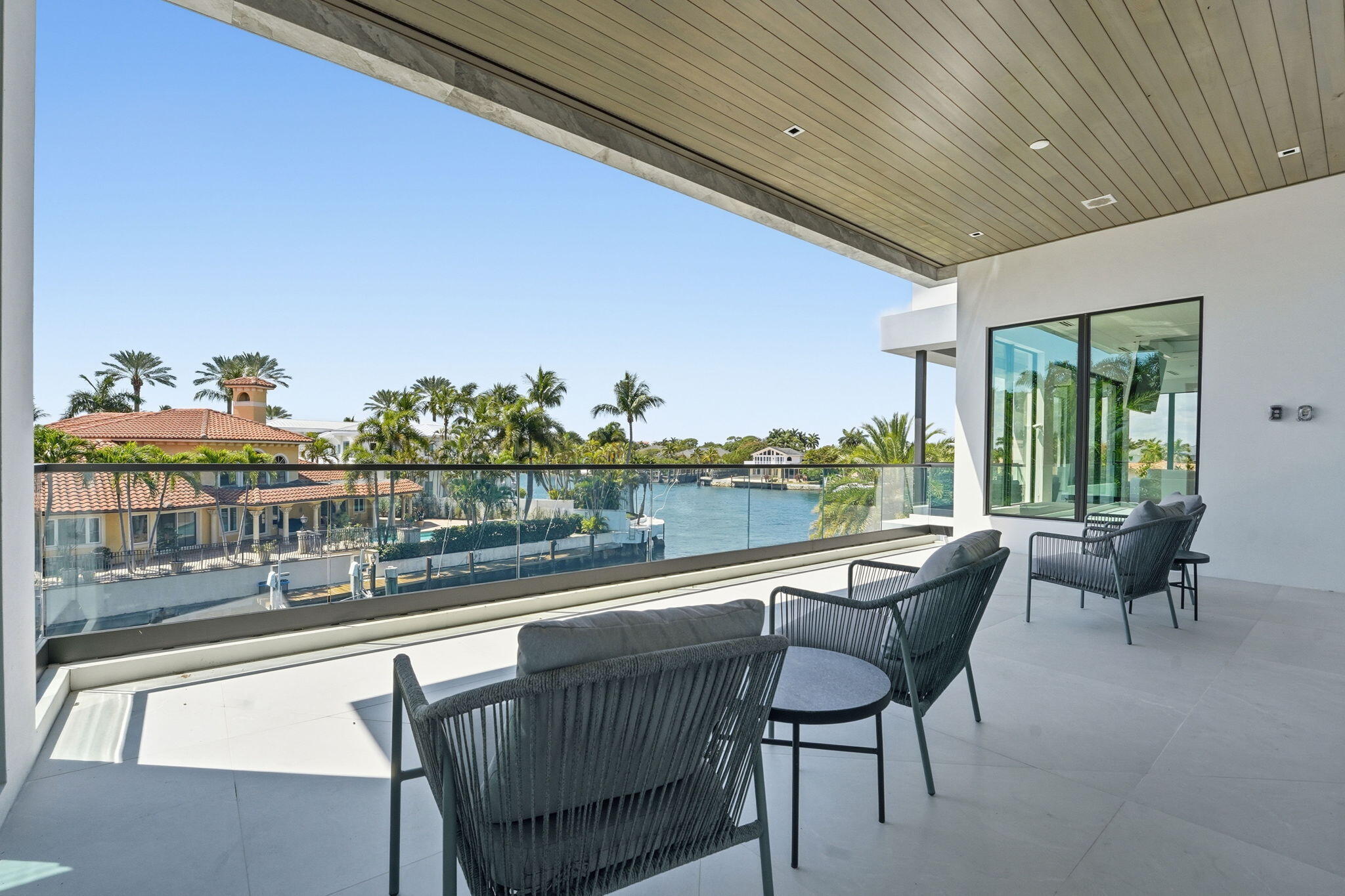 SUN AND SURF CLUB COMMUNITY - Residential