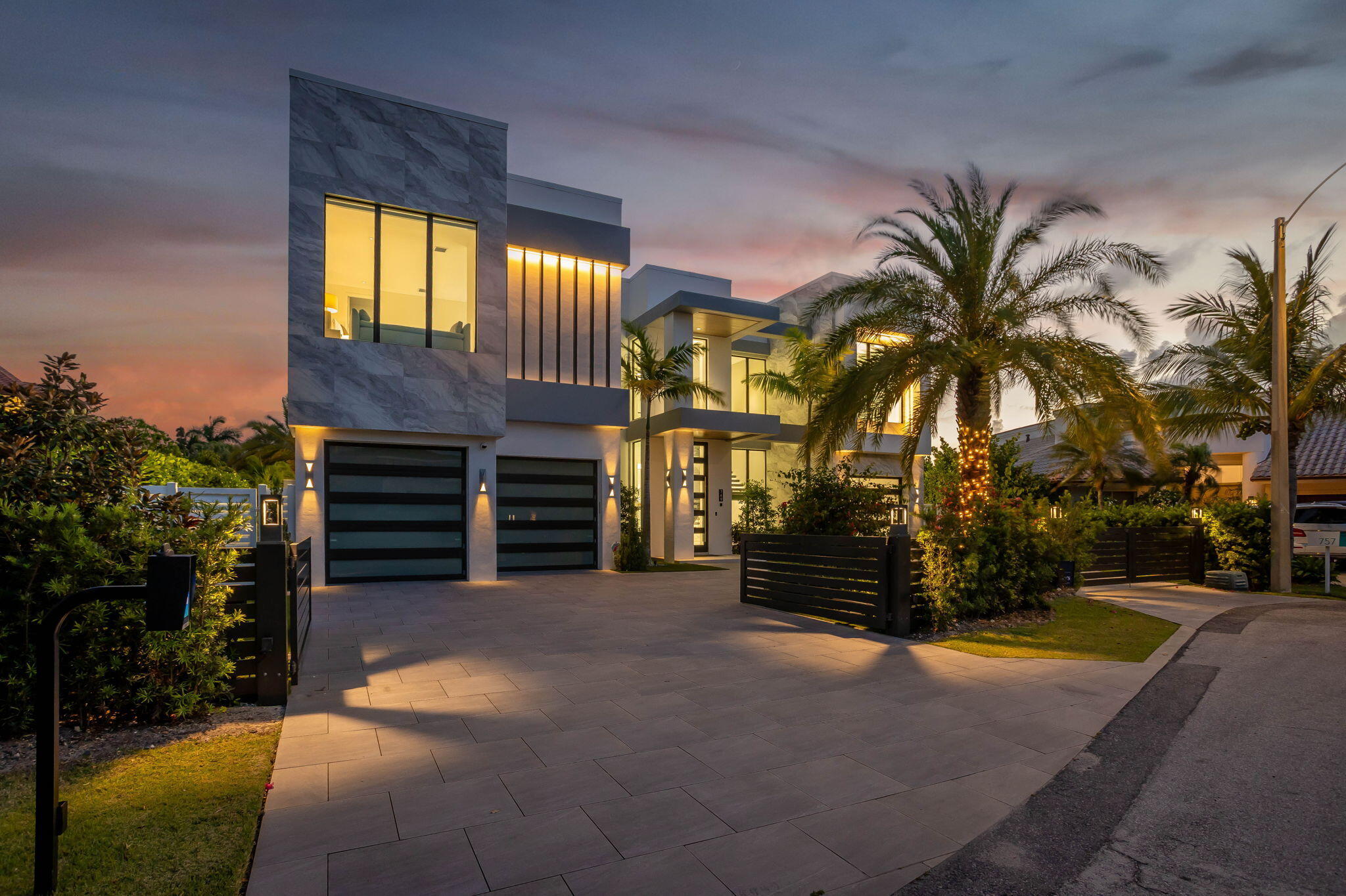 SUN AND SURF CLUB COMMUNITY - Residential