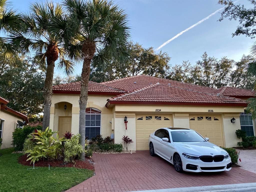 Photo of 1024 Via Jardin, Palm Beach Gardens, FL 33418 (MLS # R10763684)