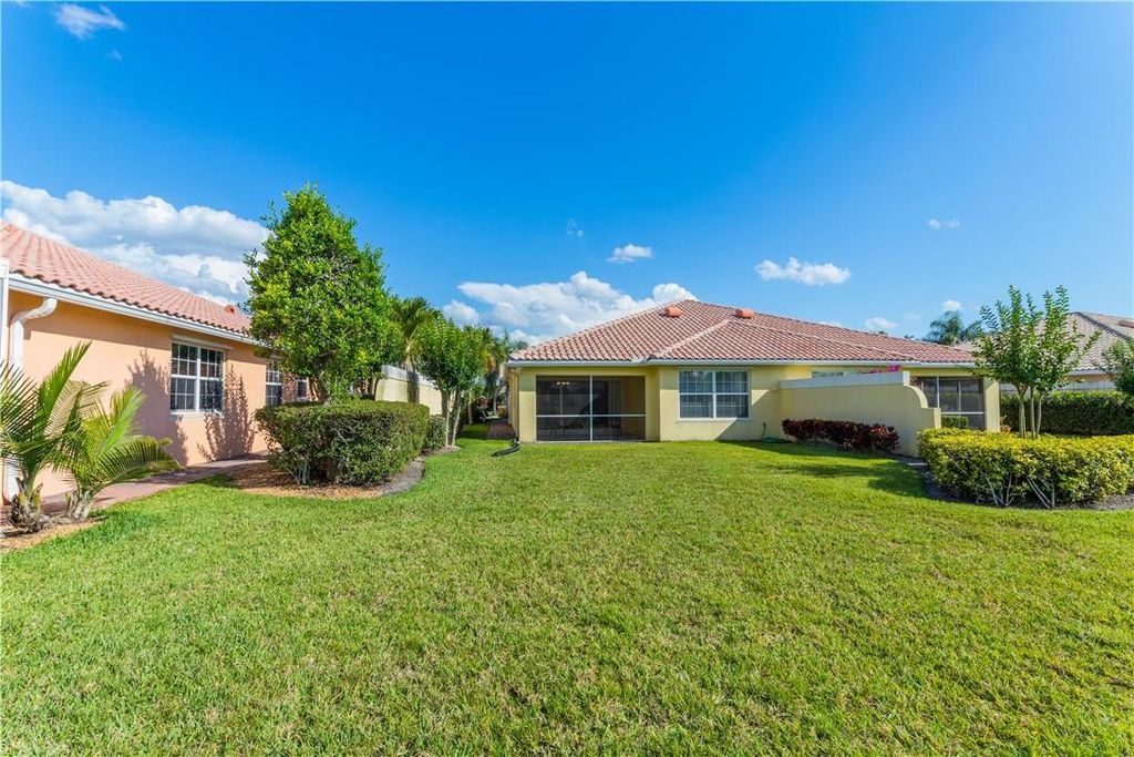 Photo of 11274 SW Pembroke Drive, Port Saint Lucie, FL 34987 (MLS # F10402244)