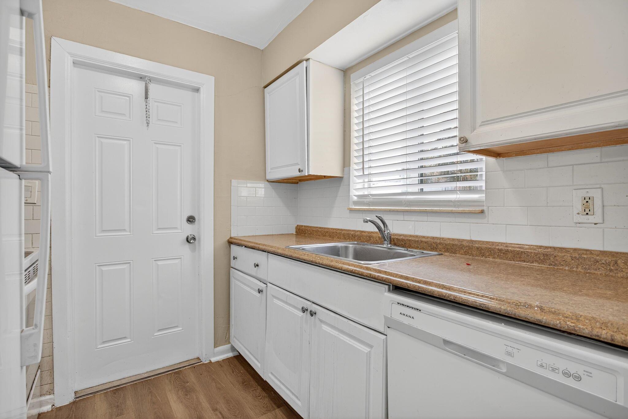 CRESTHAVEN NO 11 - Residential Lease