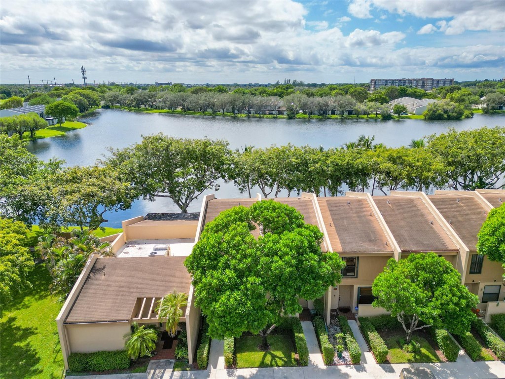 WESTVIEW CONDO 10 - Residential